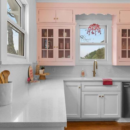 Pink Duchess - Mins To Main Hot Tub & Fire Pit Villa Fredericksburg Bagian luar foto