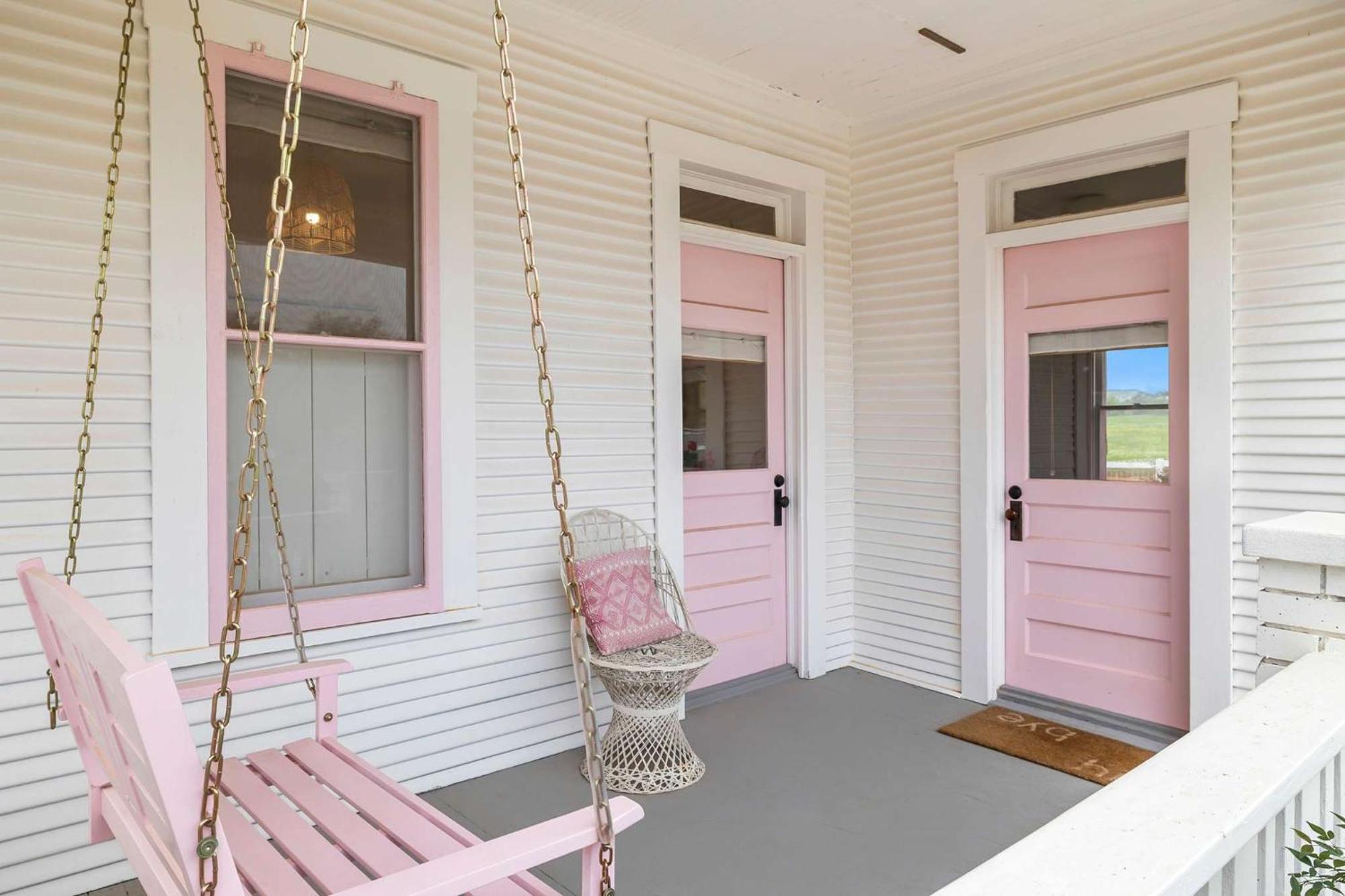 Pink Duchess - Mins To Main Hot Tub & Fire Pit Villa Fredericksburg Bagian luar foto
