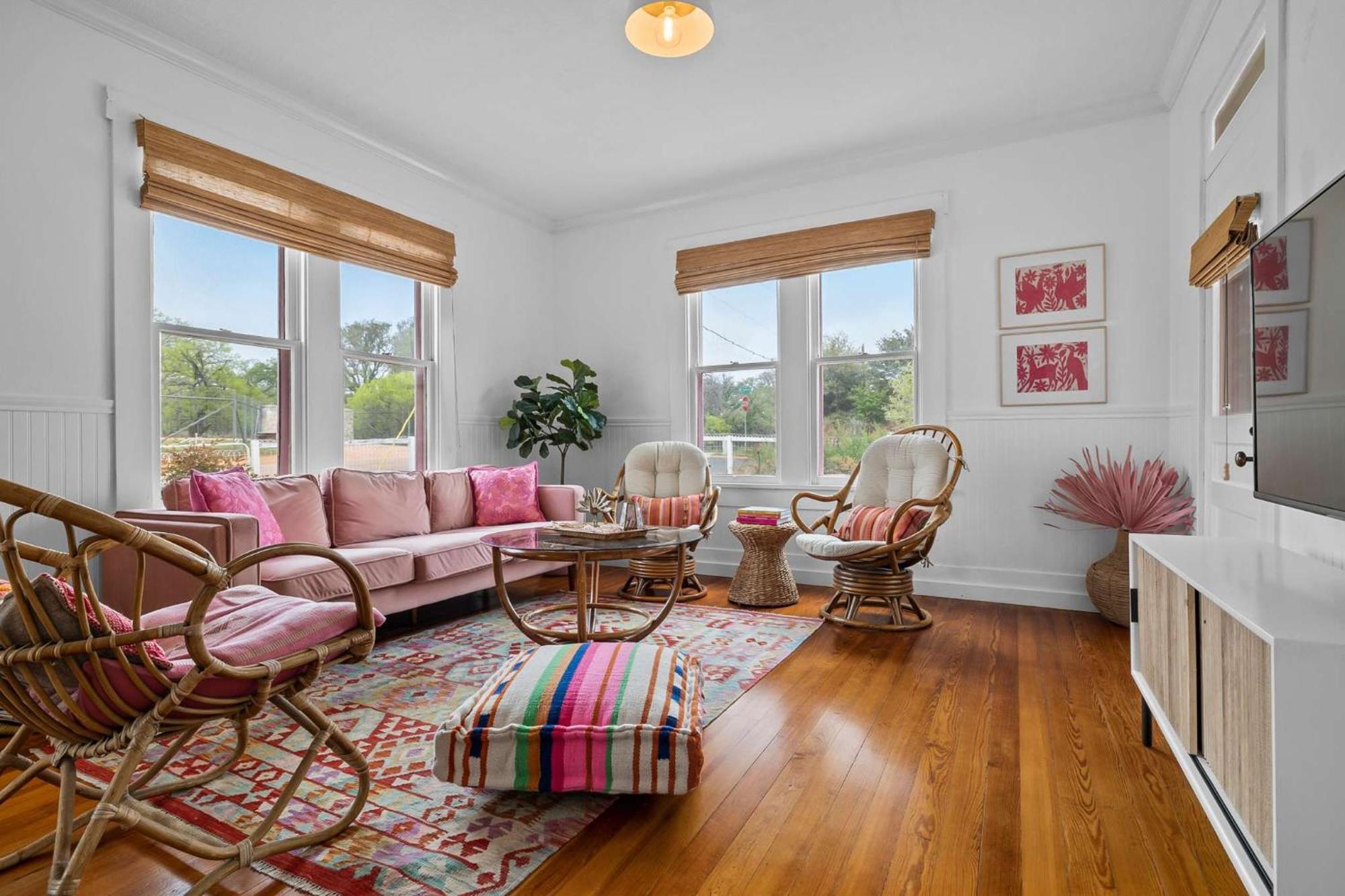Pink Duchess - Mins To Main Hot Tub & Fire Pit Villa Fredericksburg Bagian luar foto