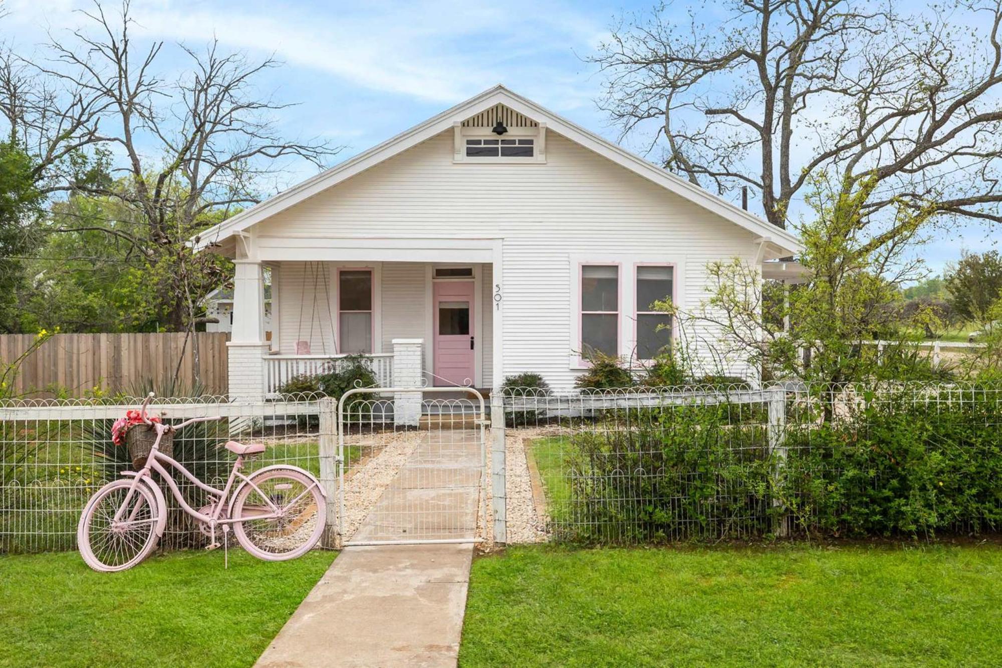 Pink Duchess - Mins To Main Hot Tub & Fire Pit Villa Fredericksburg Bagian luar foto