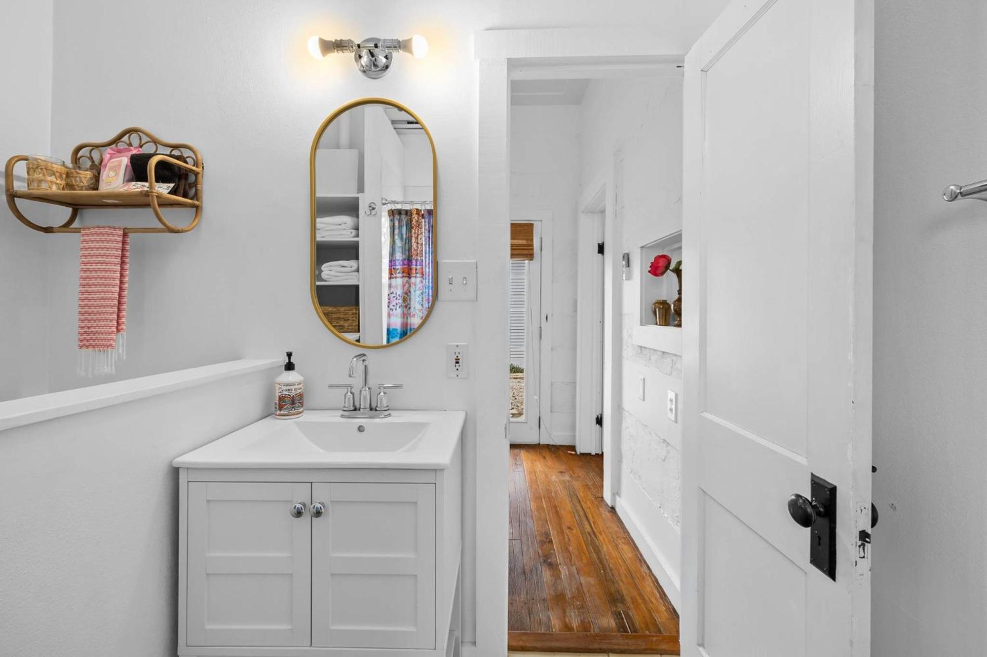 Pink Duchess - Mins To Main Hot Tub & Fire Pit Villa Fredericksburg Bagian luar foto