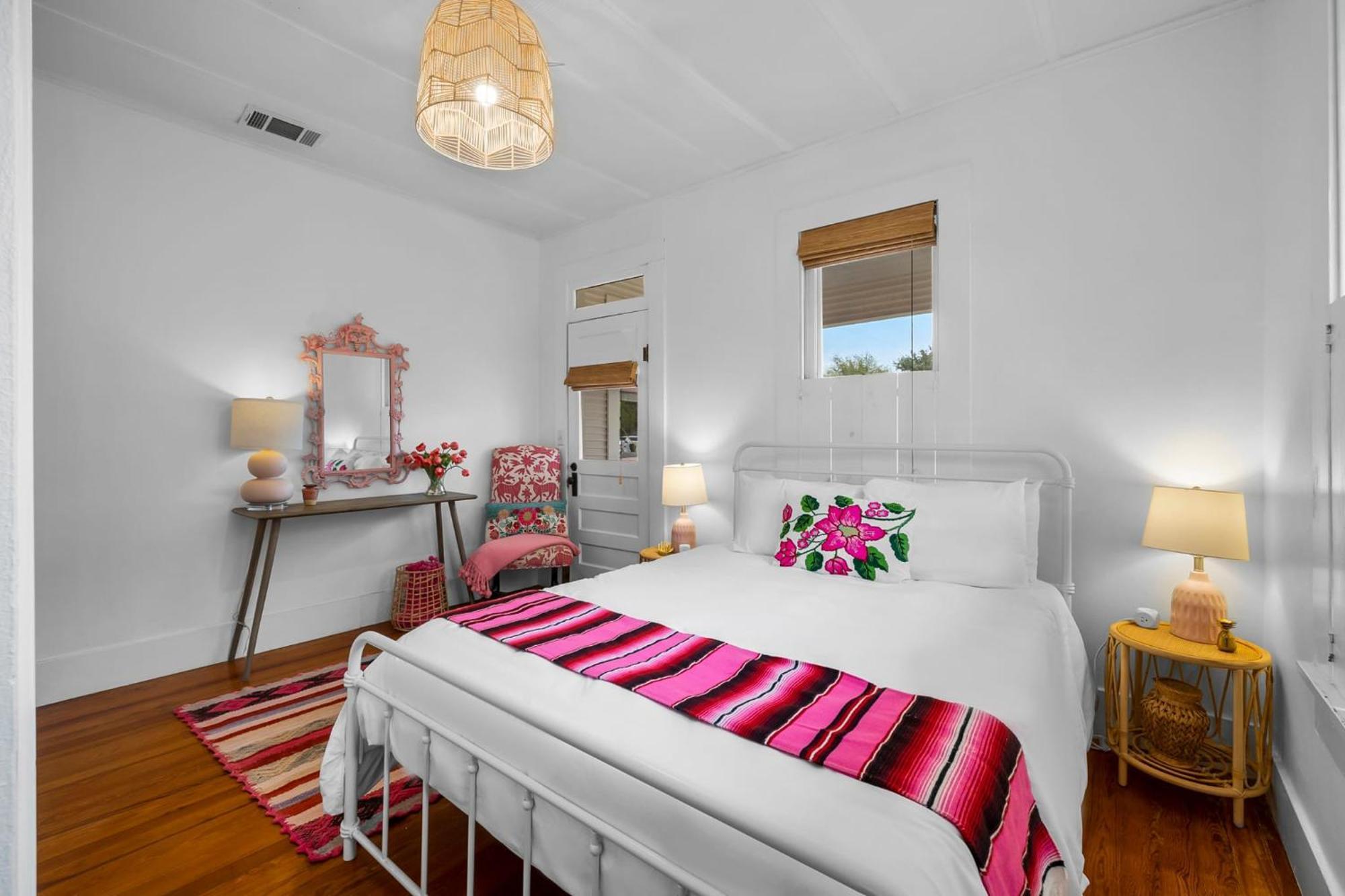 Pink Duchess - Mins To Main Hot Tub & Fire Pit Villa Fredericksburg Bagian luar foto