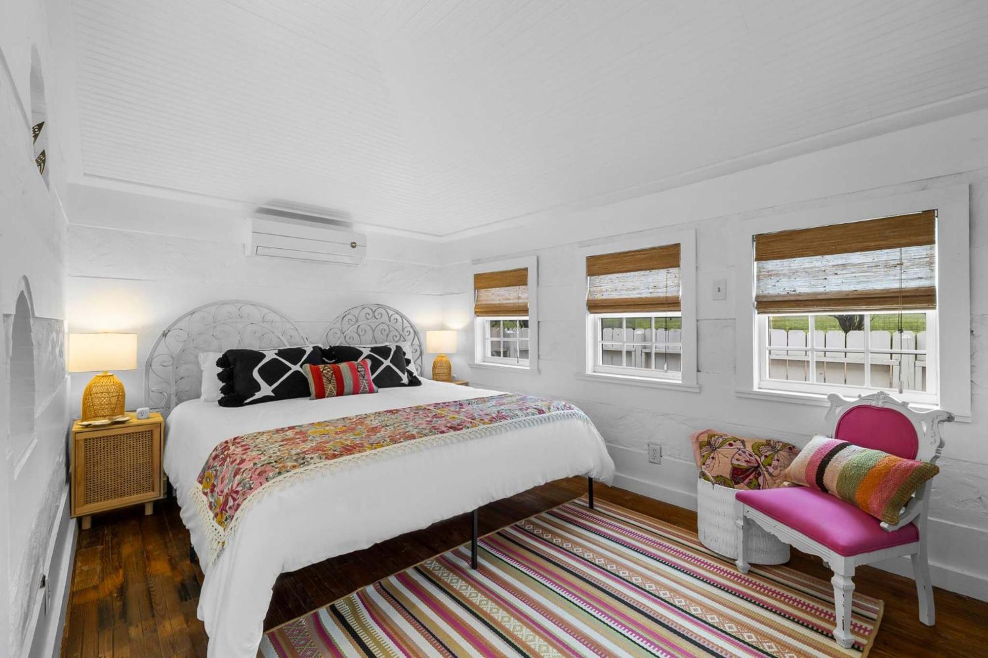 Pink Duchess - Mins To Main Hot Tub & Fire Pit Villa Fredericksburg Bagian luar foto