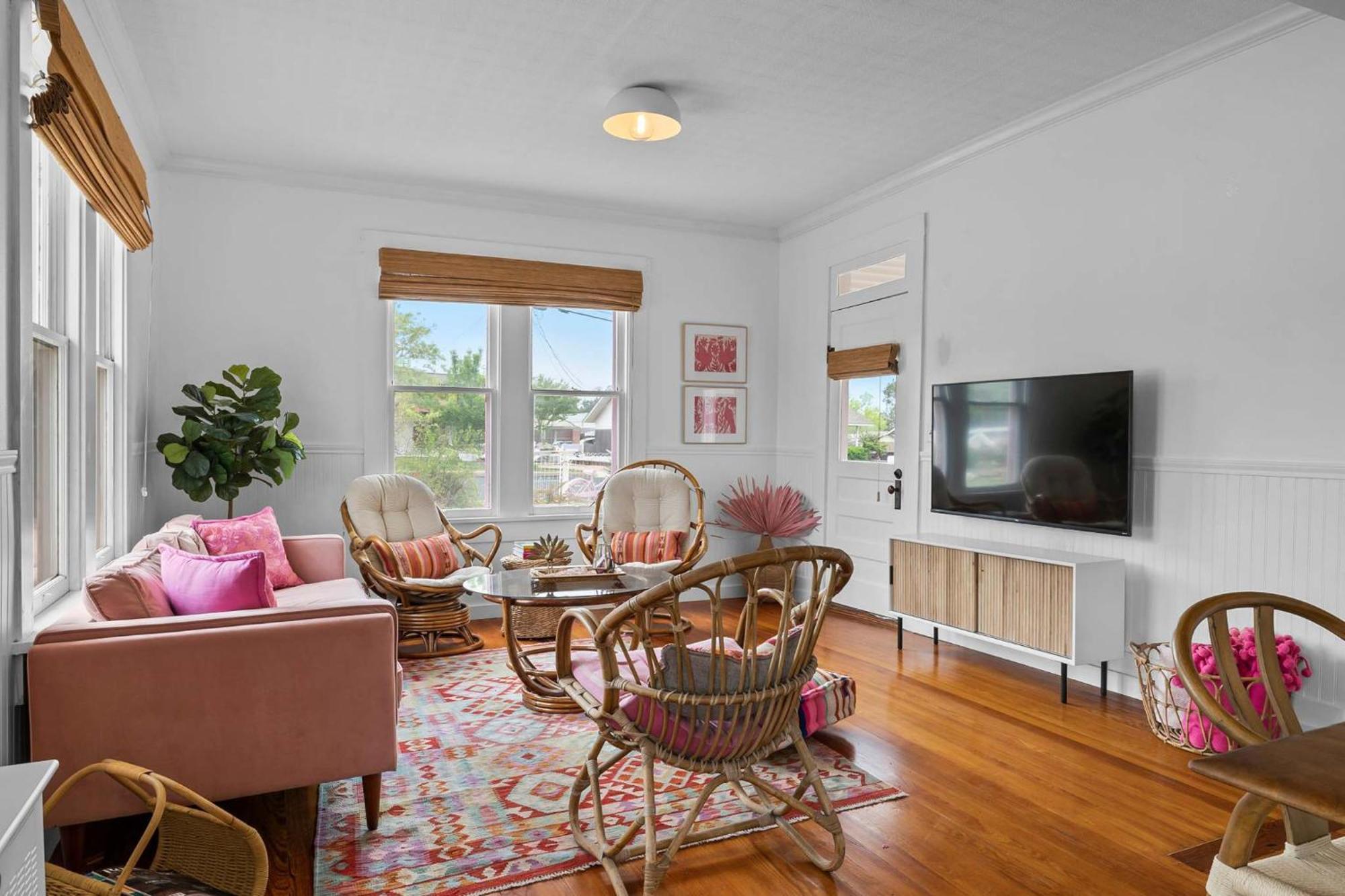 Pink Duchess - Mins To Main Hot Tub & Fire Pit Villa Fredericksburg Bagian luar foto