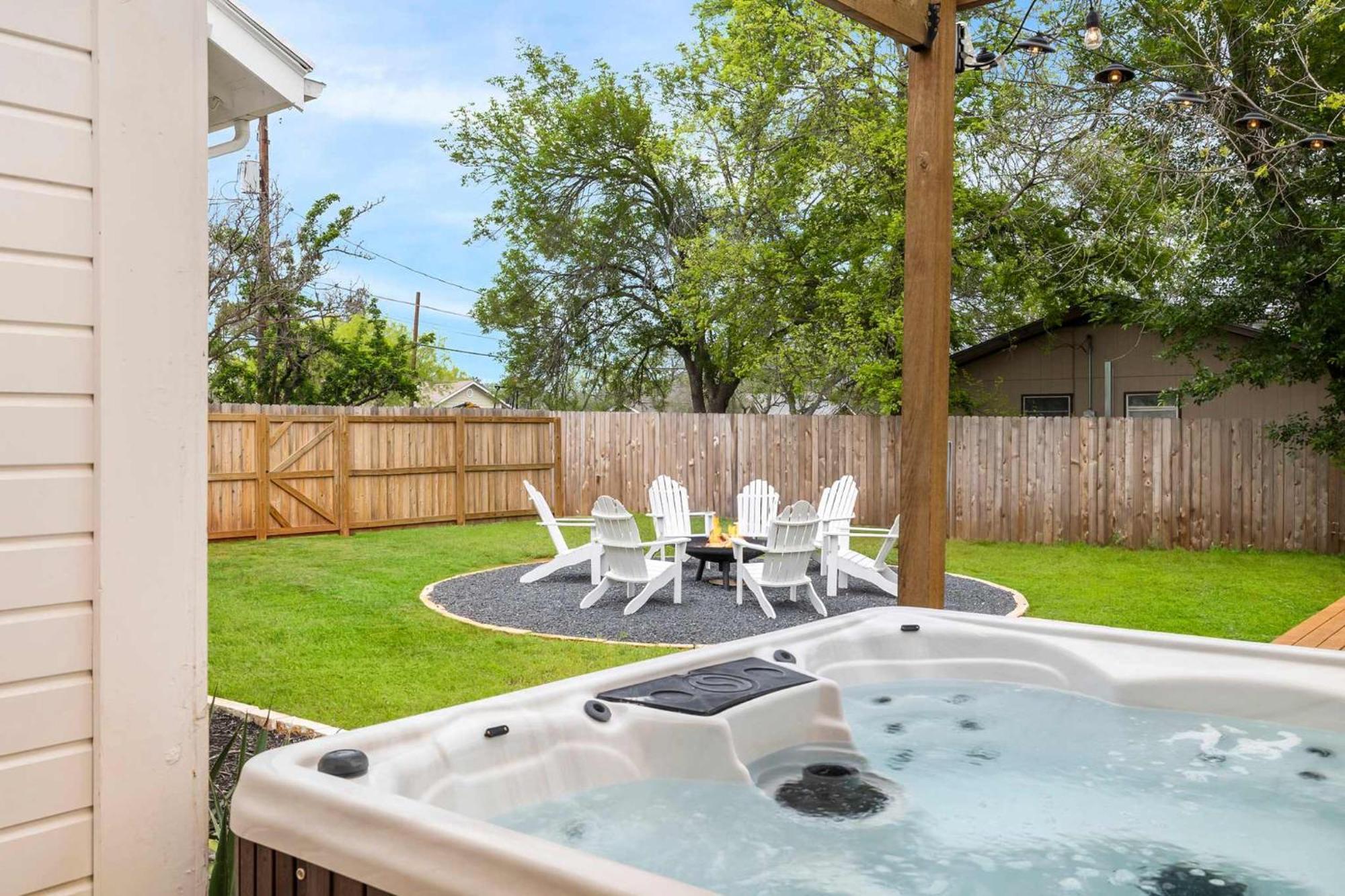 Pink Duchess - Mins To Main Hot Tub & Fire Pit Villa Fredericksburg Bagian luar foto